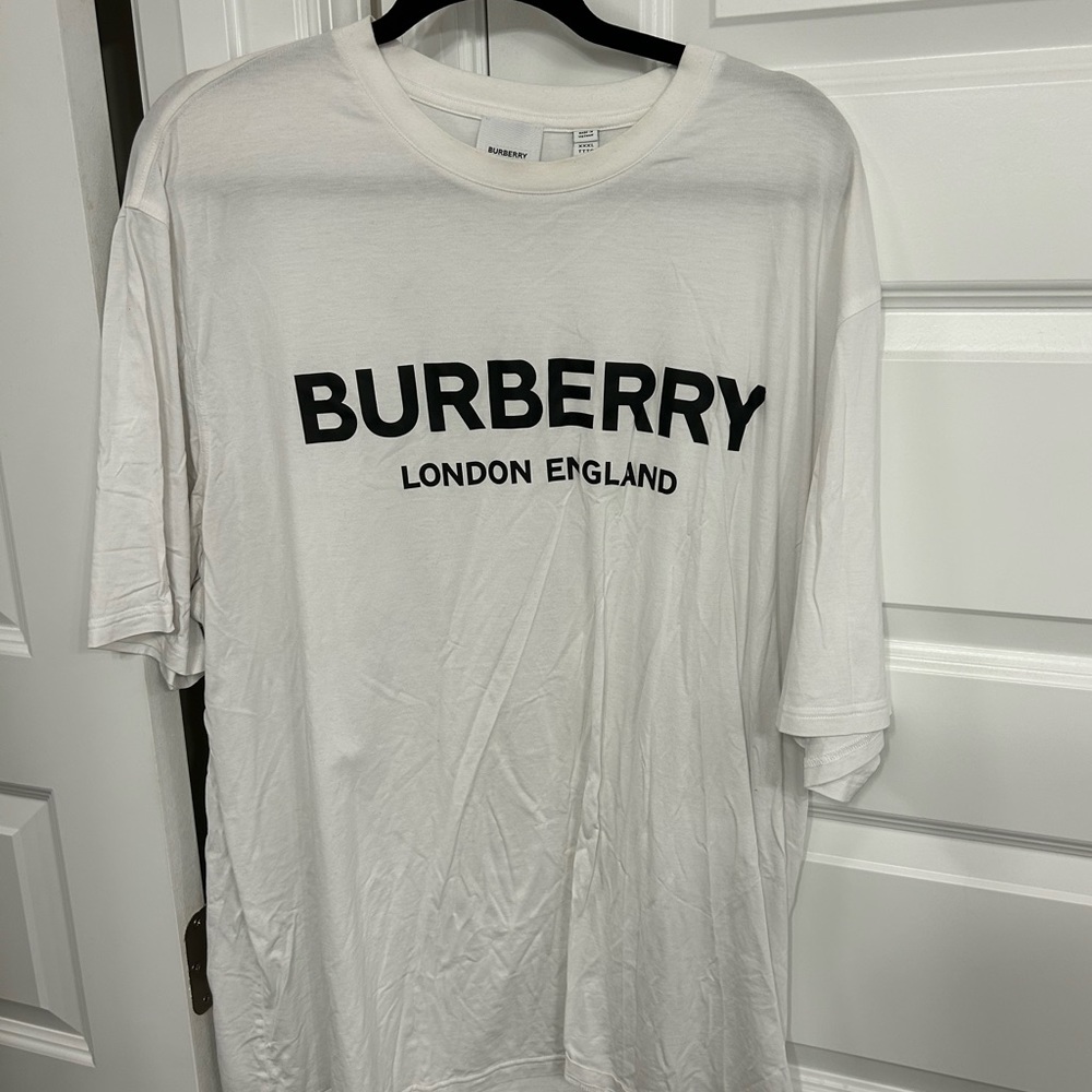Men’s White and Black Burberry t shirt